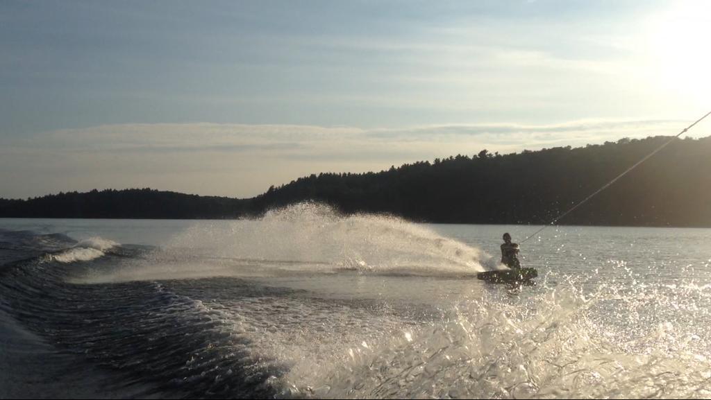 Little Hawk Resort & Marina Algonquin Highlands Esterno foto