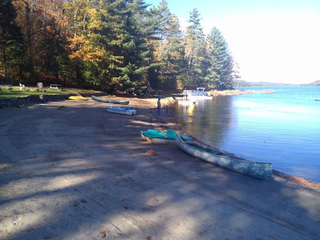 Little Hawk Resort & Marina Algonquin Highlands Esterno foto
