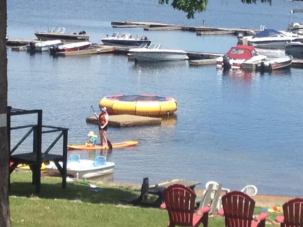 Little Hawk Resort & Marina Algonquin Highlands Esterno foto