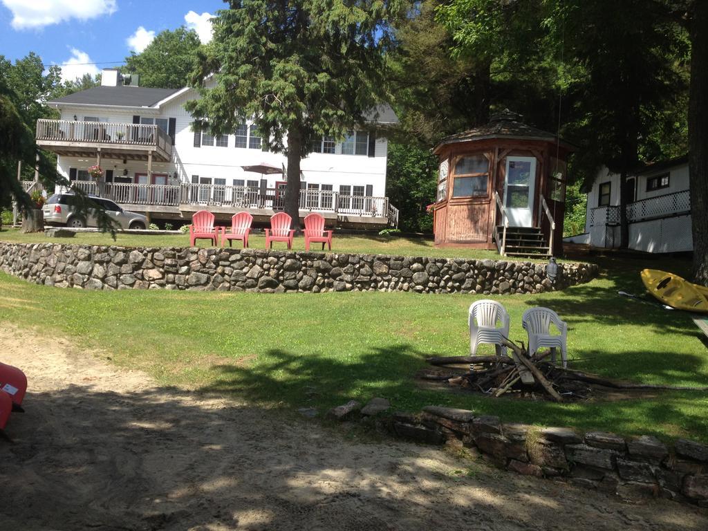 Little Hawk Resort & Marina Algonquin Highlands Esterno foto