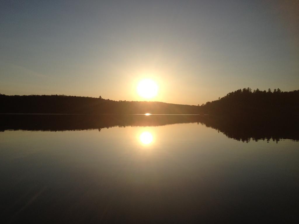 Little Hawk Resort & Marina Algonquin Highlands Esterno foto