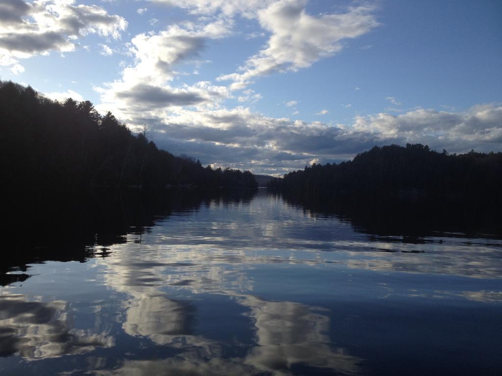 Little Hawk Resort & Marina Algonquin Highlands Esterno foto