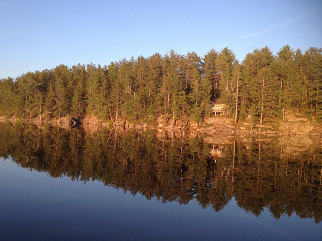 Little Hawk Resort & Marina Algonquin Highlands Esterno foto