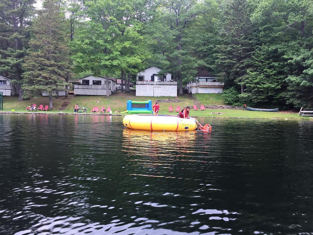 Little Hawk Resort & Marina Algonquin Highlands Esterno foto