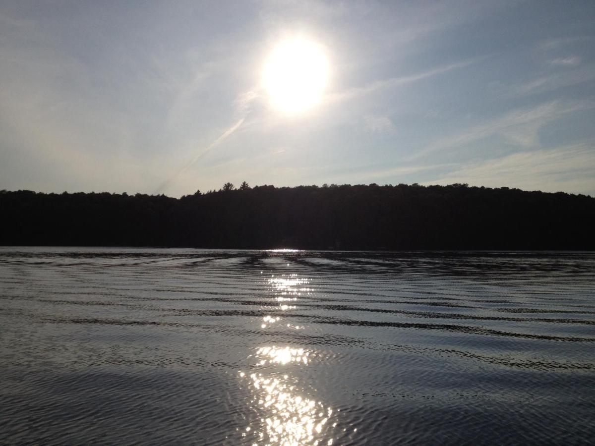 Little Hawk Resort & Marina Algonquin Highlands Esterno foto