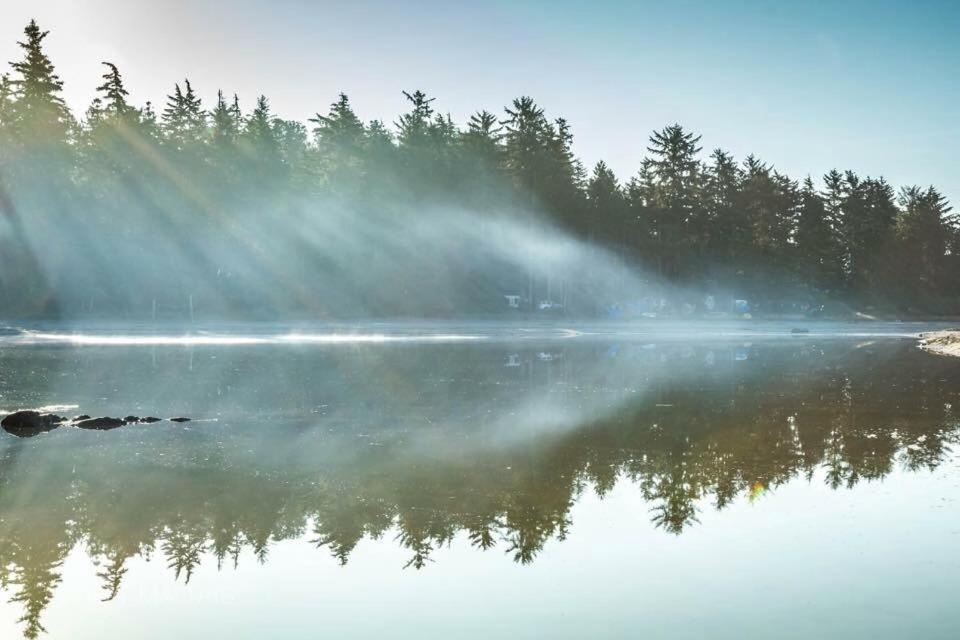 Little Hawk Resort & Marina Algonquin Highlands Esterno foto